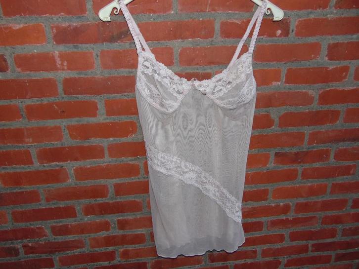 Hemdje in kant maat M nieuwstaat, Kleding | Dames, Ondergoed en Lingerie, Hemd, Roze, Ophalen of Verzenden