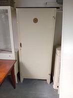 vintage linnenkast locker in metaal, Ophalen, Gebruikt