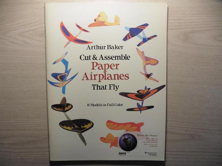 Boek ‘Cut & Assemble Paper Airplanes That Fly’., Boeken, Hobby en Vrije tijd, Zo goed als nieuw, Geschikt voor kinderen, Ophalen of Verzenden