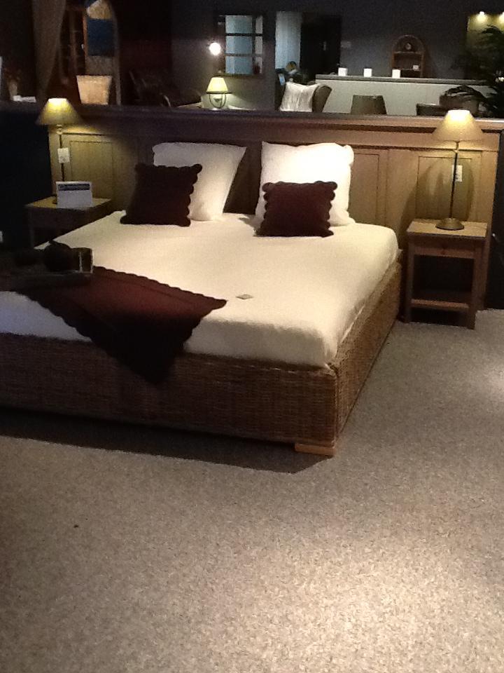 Bed omkadering in Kooboo riet, Huis en Inrichting, Slaapkamer | Bedden, Nieuw, 200 cm, Ophalen