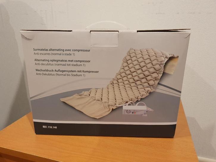 Surmatelas anti-escarres à air avec compresseur (très bon ét, Diversen, Verpleegmiddelen, Zo goed als nieuw, Ophalen