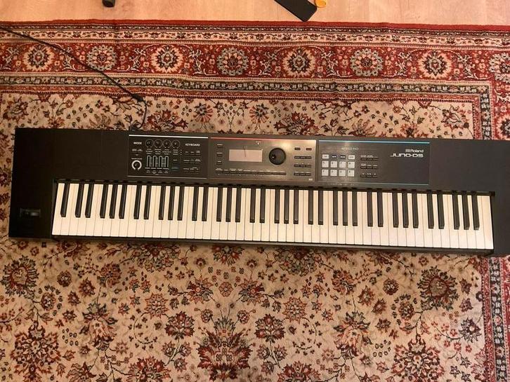 Roland JUNO DS-88, Muziek en Instrumenten, Synthesizers, Gebruikt, 88 toetsen, Roland, Met koffer of flightcase, Ophalen