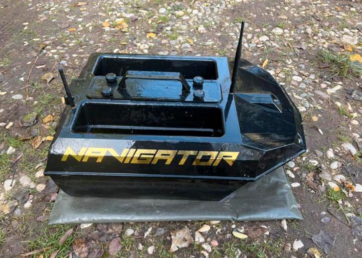 Navigator voerboot met raymarine gps + autopilot, Watersport en Boten, Hengelsport | Karpervissen, Ophalen