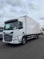 DAF XD 300pk FAN 6X2 MET VASTE KAST + LAADKLEP, Auto's, Automaat, Achterwielaandrijving, Euro 6, Wit