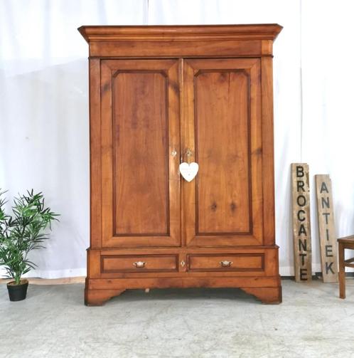 Grote antieke Franse kleerkast in kastanje hout H 207 B 155, Antiek en Kunst, Antiek | Meubels | Kasten, Ophalen