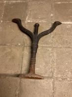 Schoenmakerwerktuig, Enlèvement