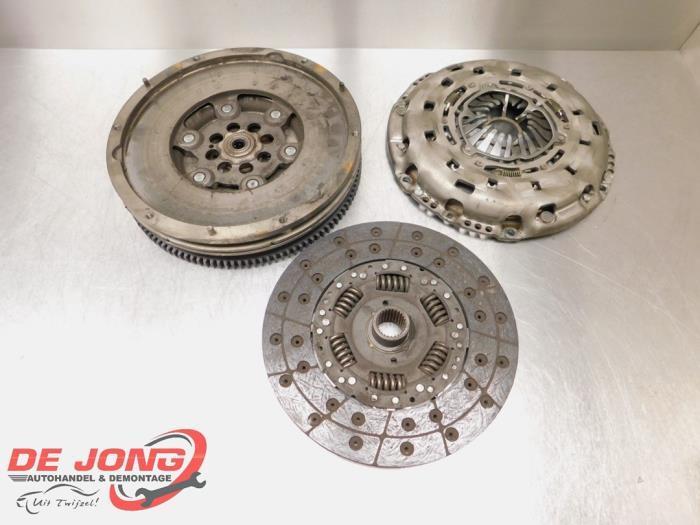 Dubbele massa vliegwiel van een Volkswagen Touareg, Auto-onderdelen, Motor en Toebehoren, Volkswagen, Gebruikt, 3 maanden garantie