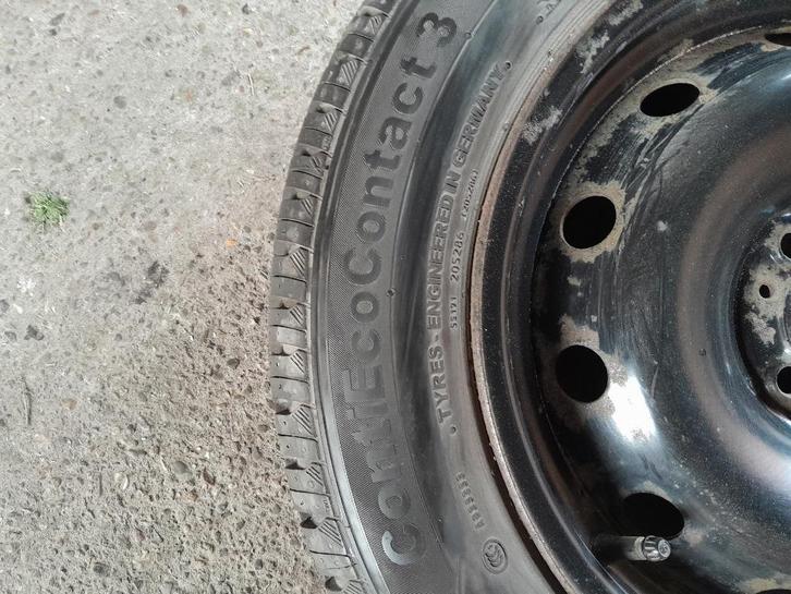 gezocht continental contiecocontact 3 185/65R15       €40,00, Auto-onderdelen, Banden en Velgen, Band(en), Zomerbanden, 15 inch