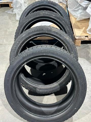 Pneus hiver 225/45/R19 92 V, Autos : Pièces & Accessoires, Pneus & Jantes, Pneus hiver, Véhicule de tourisme, Pneu(s), Utilisé