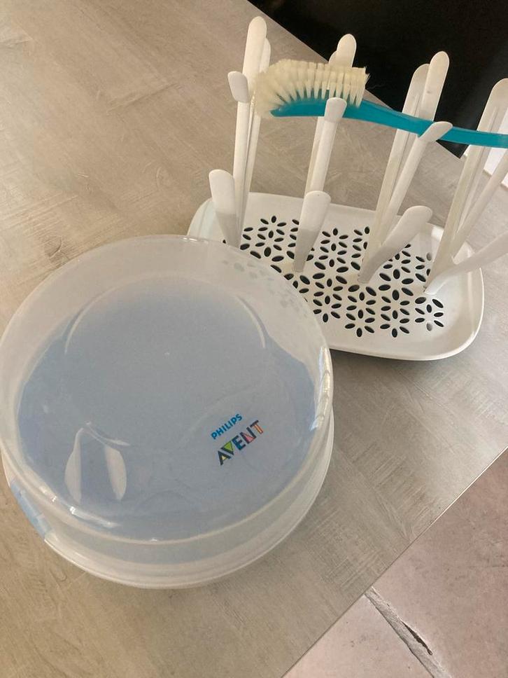 Starterspakket afdruiprek/sterillisator/flesjes/slabbetjes, Kinderen en Baby's, Babyvoeding en Toebehoren, Gebruikt, Ophalen