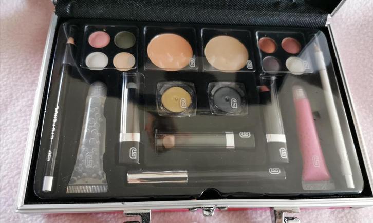zeer mooi make up koffertje, Handtassen en Accessoires, Uiterlijk | Cosmetica en Make-up, Nieuw, Make-up, Gehele gezicht, Overige kleuren