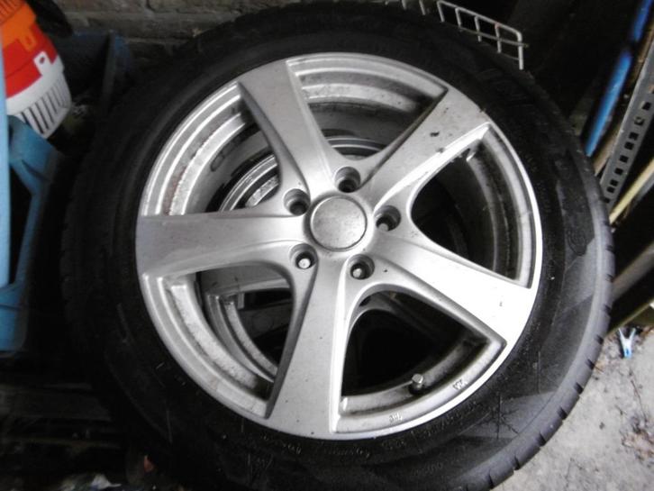 pneu hiver, Autos : Pièces & Accessoires, Pneus & Jantes, Pneu(s), Pneus hiver, 17 pouces, 215 mm, Véhicule de tourisme, Utilisé