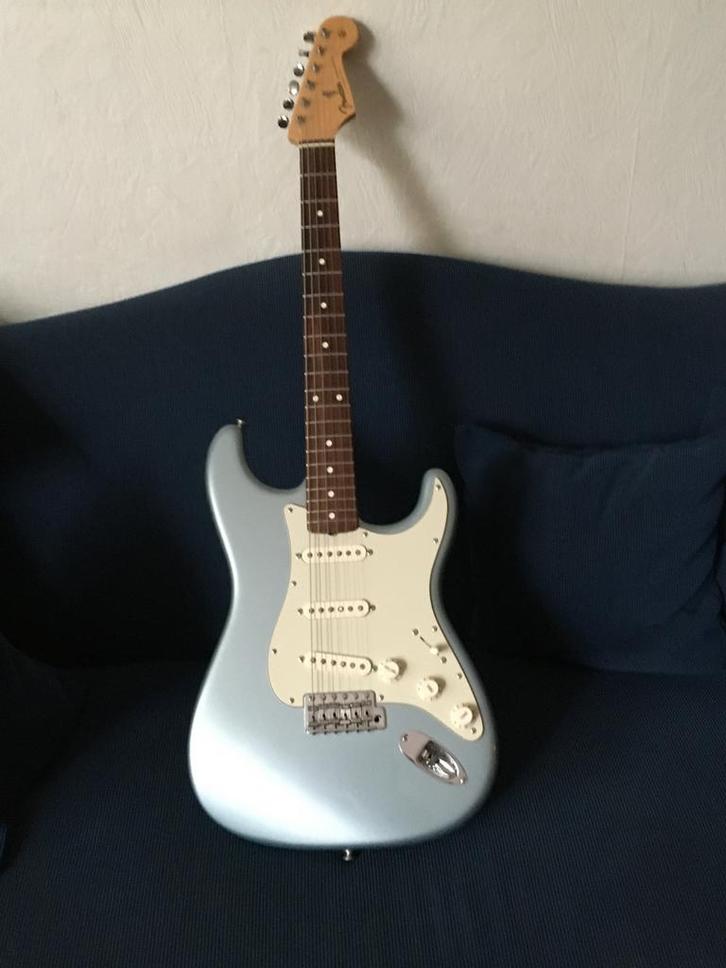 2003 Fender AVRI ‘62 ice blue metallic, Muziek en Instrumenten, Snaarinstrumenten | Gitaren | Elektrisch, Zo goed als nieuw, Fender