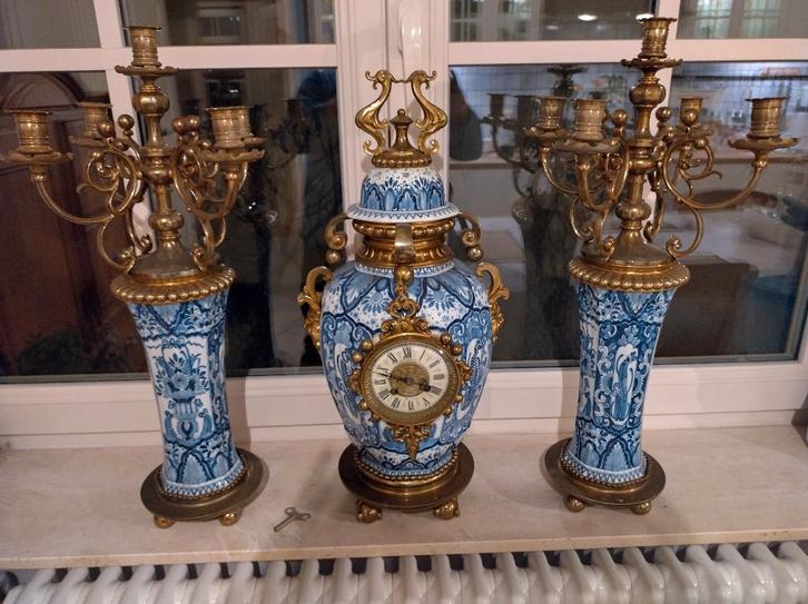 Antieke klok met schouwgarnituur Delft Blauw, Antiek en Kunst, Antiek | Klokken, Ophalen