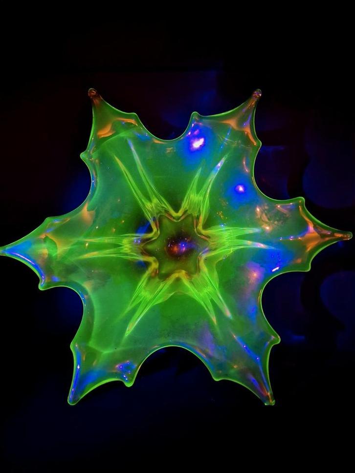 uranium murano schaal, Antiek en Kunst, Antiek | Glaswerk en Kristal, Ophalen of Verzenden