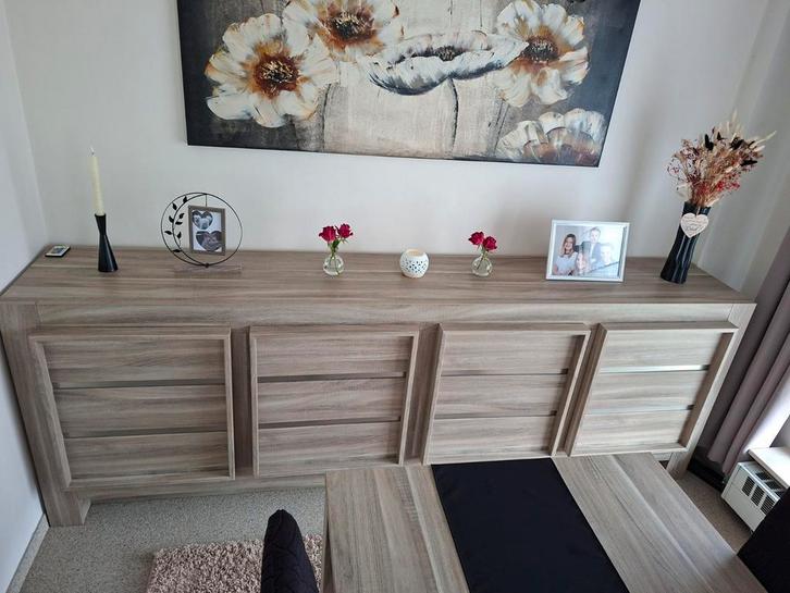 Heel mooie en kwaliteitvolle eetkamer van DEBA, Huis en Inrichting, Complete inboedels, Ophalen