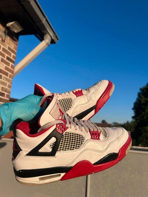 Air Jordan 4 Retro “Fire Red” (2020), Kleding | Heren, Schoenen, Zo goed als nieuw, Sneakers, Wit, Ophalen of Verzenden