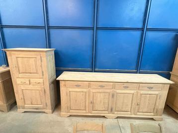  Met lucht gegomde eikenhouten dressoir en kousenset  beschikbaar voor biedingen