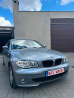 BMW 120i benzine, airco en carplay, Auto's, Automaat, Parkeersensor, 4 cilinders, Blauw