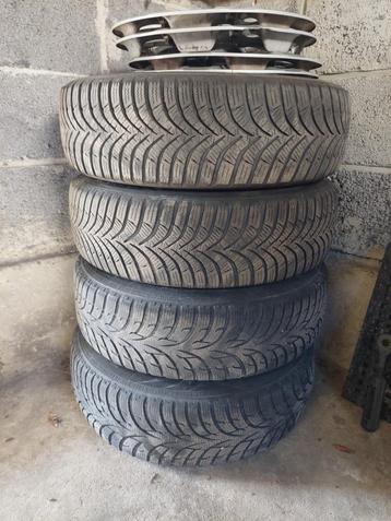4 pneus hiver sur jantes 175/70R14 beschikbaar voor biedingen