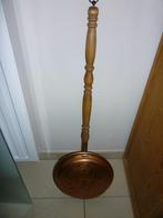 Bassinoire en cuivre et manche en bois. Long. totale :90 cm, Antiquités & Art, Enlèvement ou Envoi, Cuivre