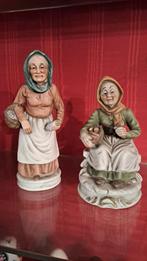 Porselein biscuit - 2 vrouwen op de markt, Antiek en Kunst, Ophalen