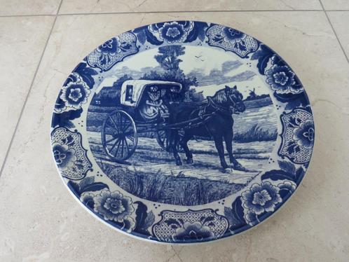Delfts blauw bord handgeschilderd met paard met wagen., Antiek en Kunst, Antiek | Wandborden en Tegels, Ophalen of Verzenden