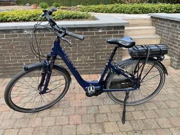 Vélo électrique, 47 à 51 cm, 50 km par batterie ou plus, Giant, Enlèvement