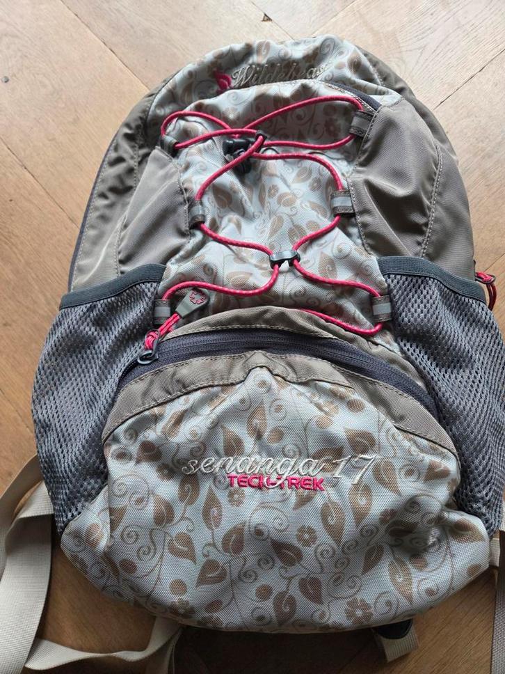 Nieuwe, ongebruikte Wildebeast Senanga TECH-TREK dagrugzak, Bijoux, Sacs & Beauté, Sacs | Sacs à dos, Enlèvement ou Envoi