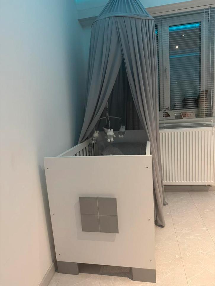 Babykamer – compleet – €600 (weg wegens verhuizing), Kinderen en Baby's, Kinderkamer | Complete kinderkamers, Zo goed als nieuw