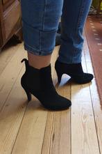 Boots élastiquées noires 3 Suisses - Pointure 36, Vêtements | Femmes, Chaussures, Enlèvement ou Envoi, 3 suisses, Comme neuf, Boots et Botinnes