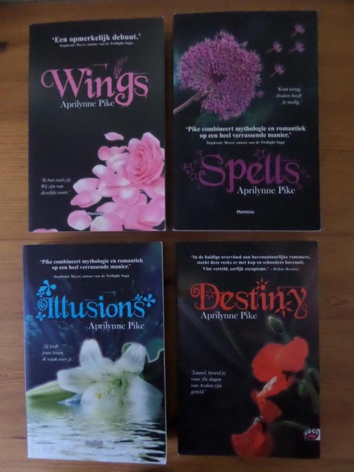Reeks Wings compleet (4 delen), Boeken, Fantasy, Zo goed als nieuw, Ophalen of Verzenden
