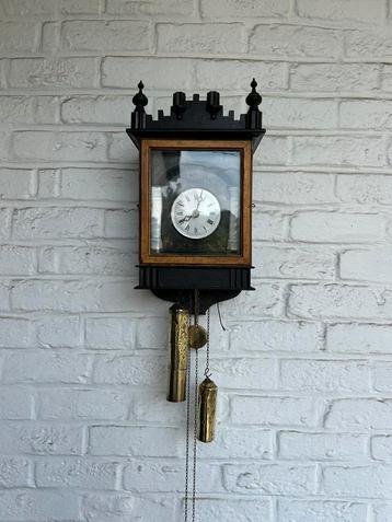 Antiek klokje beschikbaar voor biedingen