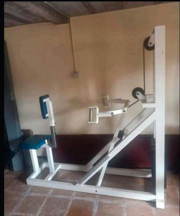 Fitness brede rug , brede schouders beschikbaar voor biedingen