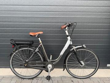 Prachtige Gazelle Orange C8 | Impuls Middenmotor beschikbaar voor biedingen