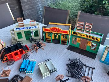 Lot vintage playmobil thema western Fort Randall &gebouwen  beschikbaar voor biedingen
