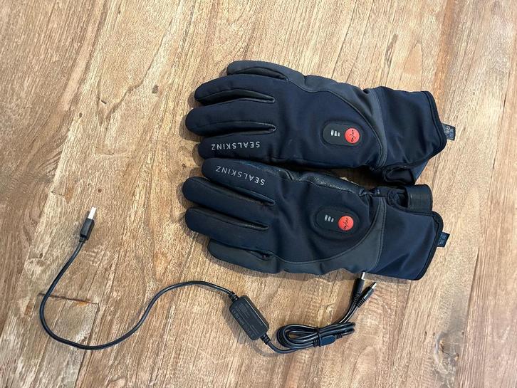 Sealskinz  verwarmde waterdichte handschoenen Upwell, Fietsen en Brommers, Fietsaccessoires | Fietskleding, Zo goed als nieuw