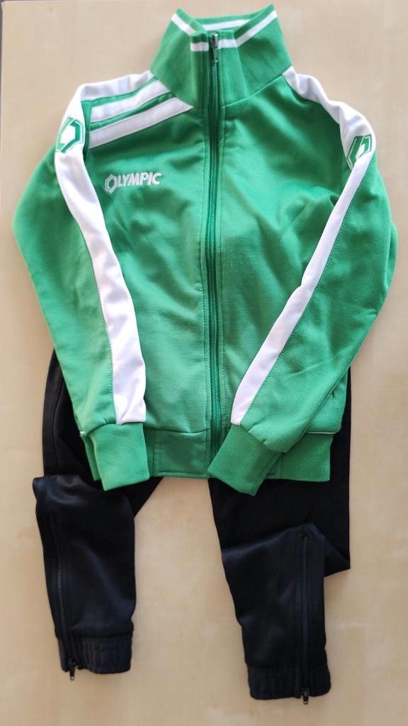 Jogging Olympic, Kinderen en Baby's, Kinderkleding | Maat 128, Gebruikt, Jongen of Meisje, Setje, Ophalen of Verzenden