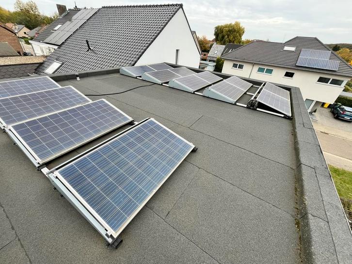Zonnepanelen 275Wp en frame plat dak. 14 stuks (3.850Wp), Doe-het-zelf en Bouw, Zonnepanelen en Toebehoren, Zo goed als nieuw
