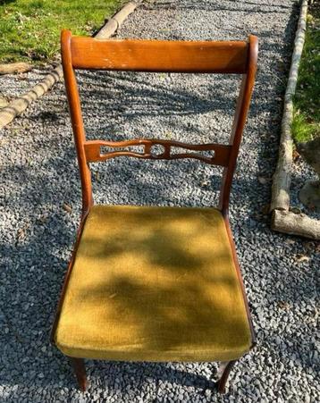 5 vintage  eetkamerstoelen  voor 35€ beschikbaar voor biedingen