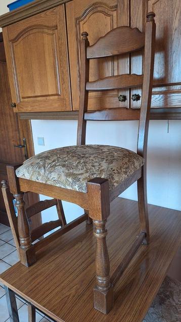 Set van 4 stevige woonkamer stoelen met  zit.  beschikbaar voor biedingen