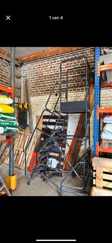 Stelling platform - magazijntrap beschikbaar voor biedingen