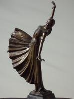 1934 CHIPARUS éditeur Madrassi statue danseuse en bronze art, Antiquités & Art, Art | Sculptures & Bois, Enlèvement ou Envoi