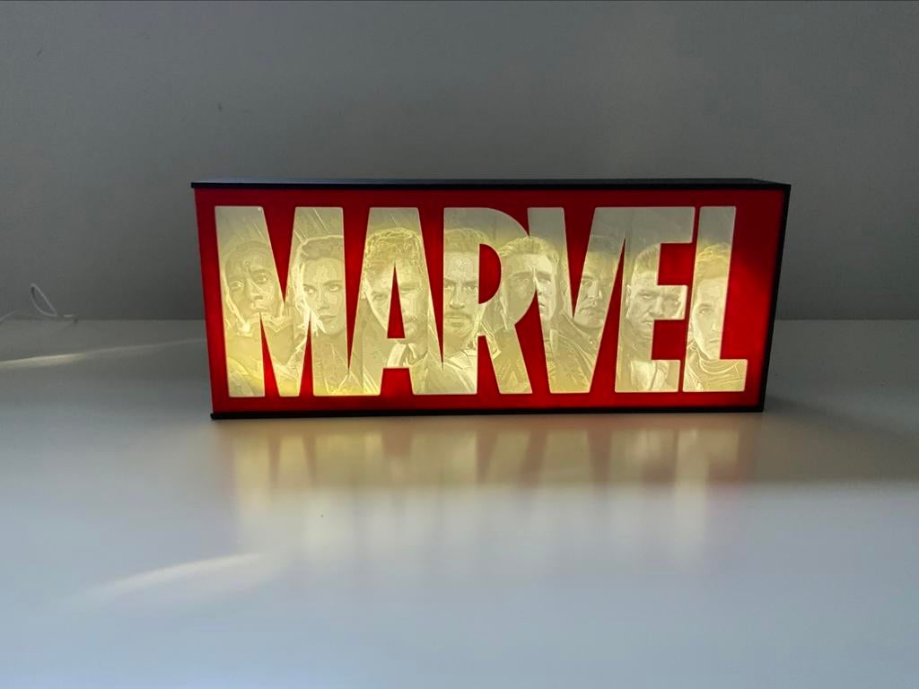 Marvel LED Lichtbox – Unieke nachtlamp – 3D-geprint, Huis en Inrichting, Slaapkamer | Nachtkastjes, Nieuw, Ophalen