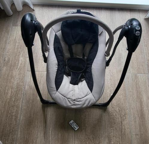 Qute schommelstoel, Kinderen en Baby's, Wipstoeltjes, Zo goed als nieuw, Schommelstoel, Overige merken, Met gordel(s) of riempje(s)