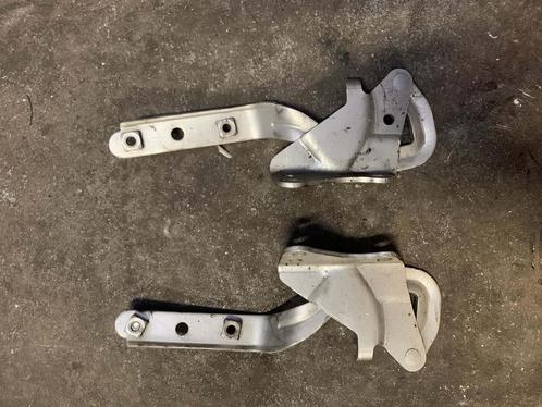 Mercedes Benz Vito motorkap scharnieren, Auto-onderdelen, Carrosserie, Mercedes-Benz, Gebruikt, Ophalen of Verzenden