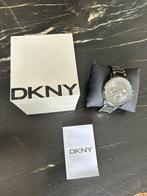 DKNY horloge, zo goed als nieuw!, Bijoux, Sacs & Beauté, Montres | Hommes, Comme neuf, Autres marques, Acier, Montre-bracelet
