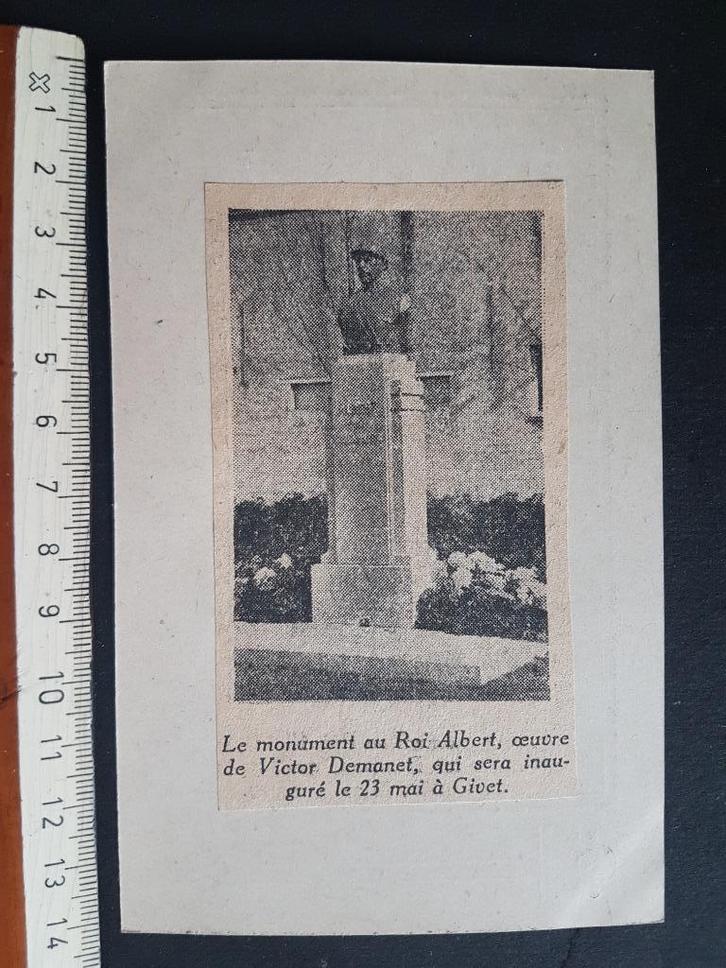 Knipsel op postkaart: Givet Monument Roi Albert, Verzamelen, Militaria | Algemeen, Landmacht, Foto of Poster, Verzenden