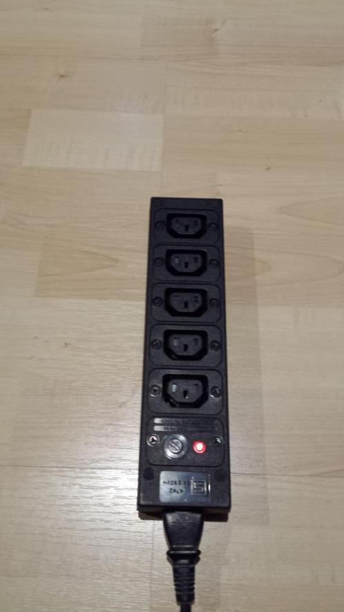 Multiprise iec schurter 4740.3600, Computers en Software, Pc- en Netwerkkabels, Zo goed als nieuw, Ophalen
