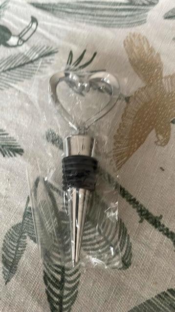 Flesstoppers, ideaal als geschenk bij huwelijk beschikbaar voor biedingen